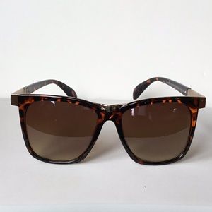 Brown Framed Sunglasses
